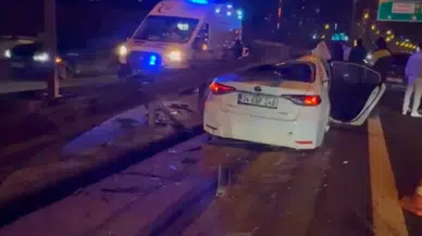 Ataşehir TEM Otoyolu'nda iki otomobil çarpıştı : 2 kişi yaralandı