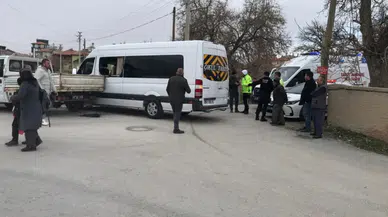 Konya Ereğli'de okul servisi ile belediye aracı çarpıştı : 5 yaralı