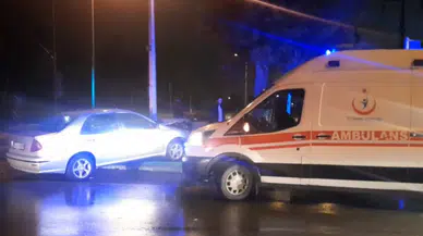 Sakarya D-650 kara yolunda kaza : 3 kişi yaralandı