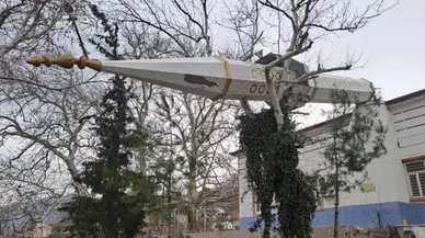 Osmaniye’de şiddetli rüzgar sonucu cami minaresi devrildi