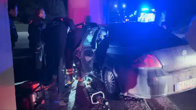 Eskişehir'de feci kaza! Otomobil köprünün kolonuna saplandı