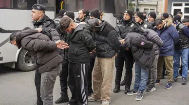 Güç ve para vaadiyle çocukları tetikçi yapan çete çökertildi