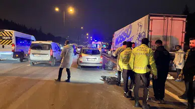 Başakşehir TEM'de feci kaza : Tıra çarpan motosiklet sürücüsü öldü