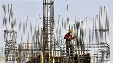 Denizli'de başına odun parçası düşen işçi hayatını kaybetti