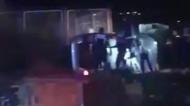 Bursa'da kovalamaca kazayla sonuçlandı : 1 şüpheli kaçtı, 1 kişi yaralandı