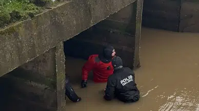 Edirne'de kamyonet sulama kanalına düştü : Sürücü hayatını kaybetti