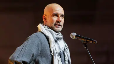 Guardiola Filistin milli takım formalarını imzaladı