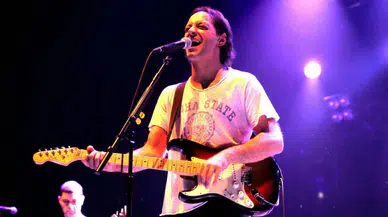 Duman grubu solisti Kaan Tangöze gözaltına alındı