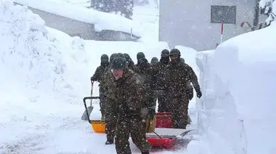 Japonya'da şiddetli kar etkisi : Ölü sayısı 42'ye yükseldi