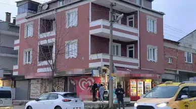 Bursa'da boşanma aşamasındaki kadın, eşinin kapıyı kırması üzerine balkondan atladı