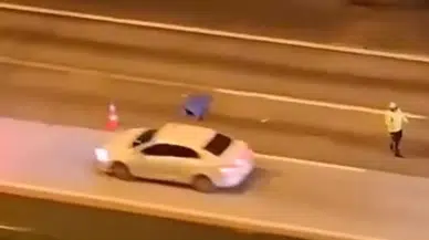 Adana'da otoyolda karşıya geçmeye çalışan kişi tırın altında kaldı