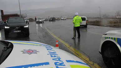 Erciyes Kayak Merkezi'ne giden kara yolu kapatıldı