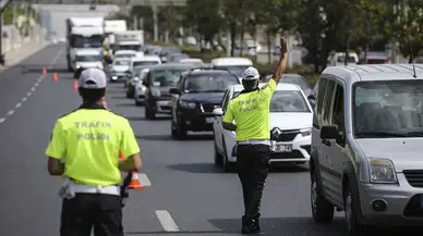 İstanbul Tuzla'da trafik magandalığı : Çekiciyle sıkıştırdı , ardından sürücüyü darp etti
