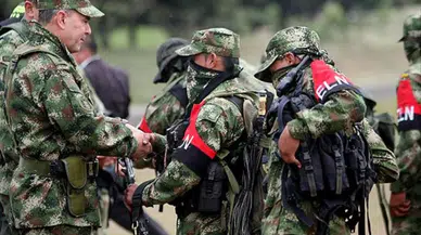 Kolombiya'da isyancı örgüt ELN'ye hava saldırısı : 7 üye öldürüldü