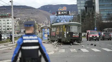 Saraybosna'da tramvay raydan çıktı : 1 kişi hayatını kaybetti, 2 kişi yaralandı