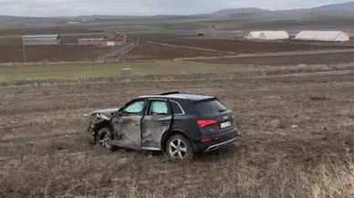 Çorum'da otomobil ile tır çarpıştı : Yaralılar var