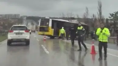 Büyükçekmece’de İETT otobüsü bariyere çarptı