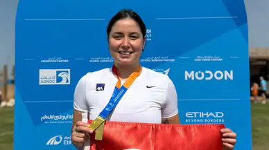 Milli yüzücü Bengisu Avcı, Abu Dhabi'de şampiyon oldu!