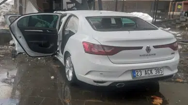 Bingöl’de otomobil lokantaya daldı : 5 yaralı