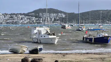 Bodrum'da kuvvetli fırtına etkili oldu