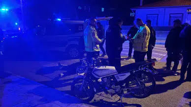 Erzincan'da motosiklet yola savruldu : Sürücü yaralandı