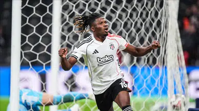 Beşiktaş oyuncusu El Bilal Toure sakatlandı!