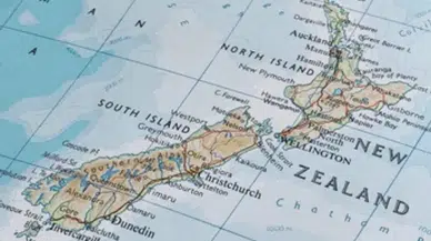 Yeni Zelanda'da fırtına etkisi : 30 binden fazla hane elektriksiz kaldı