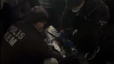 Mersin'de kömür yüklü tırın dorsesinden binlerce kaçak ürün çıktı