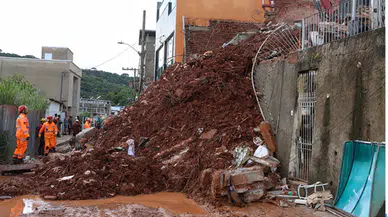 Brezilya'da şiddetli yağışların yol açtığı sellerde ölenlerin sayısı 68'e yükseldi