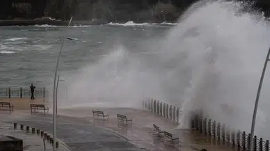 İspanya'da şiddetli rüzgar bilançosu : 2'si ağır 61 kişi yaralandı