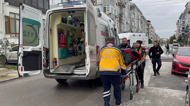 Edirne'de iki otomobil çarpıştı : 2 kişi yaralandı