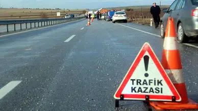 Gebze'de kamyonet ile otomobil çarpıştı : 2 kişi yaralandı