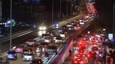 Lübnan'da göç dalgası başladı : Yollar kitlendi , akaryakıt kuyrukları uzadı