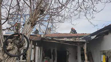 Kayseri’de müstakil evde korkutan yangın : 6 aylık bebek hastaneye kaldırıldı!