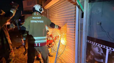 Hatay'da bir iş yeri alevlere teslim oldu