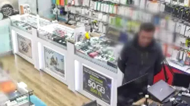 Ankara'da kurye teslim etmesi gereken telefonu çaldı : Soruşturma başlatıldı