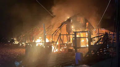 Bursa'da çiftlikte feci yangın : 580 kanatlı hayvan telef oldu