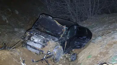 Elazığ Sivrice'de otomobil şarampole uçtu : 2'si ağır 5 yaralı