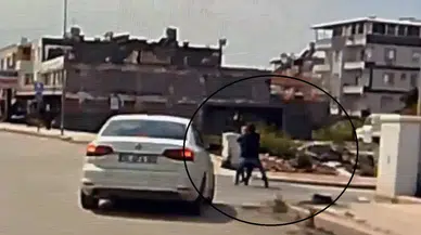 Hatay’da kaldırımda yürüyen kadının boynundaki kolyeyi çalarak kaçtı