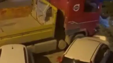 Ankara'da kontrolden çıkan tır 9 araca çarptı