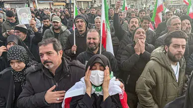 Hamaney'in ölümü sonrası İran halkı sokağa indi : Gösteri ve protestolar yayılıyor