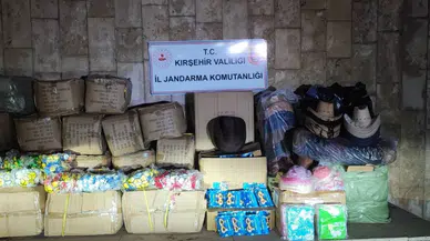 Kırşehir'de jandarma ekipleri 2 milyonluk faturasız ürün ele geçirdi