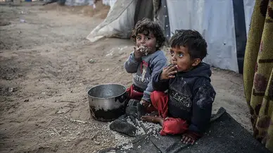 İsrail ordusu Gazze'ye saldırdı : 2'si çocuk 12 Filistinli hayatını kaybetti