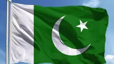 Pakistan'da çatı ve duvarlar çöktü : Çok sayıda ölü ve yaralı bulunuyor