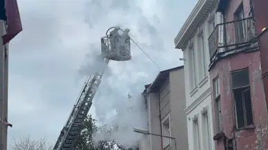 Fatih’te binanın 3. katında yangın: Ölü ve yaralılar var