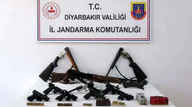 Diyarbakır’da silah kaçakçılığı operasyonu : Çok sayıda silah ve mühimmat ele geçirildi