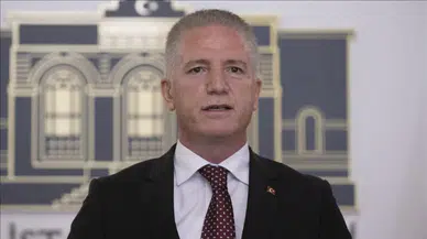 İstanbul Valisi Davut Gül'den lise öğrencilerine 10 bin TL'lik burs müjdesi