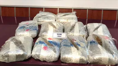 İzmir'de dev uyuşturucu operasyonu : 1,3 ton uyuşturucu ele geçirildi