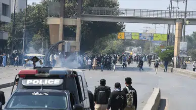 Pakistan'daki protestolarda BM binaları ateşe verildi!
