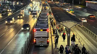 Bahçelievler'de yola düşen kadının ayağının üzerinden metrobüs geçti